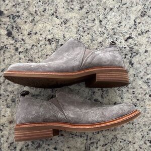 Sofft Naisbury II Suede Leather Slip-On Shoes Size 7  Cushioned leather footbed